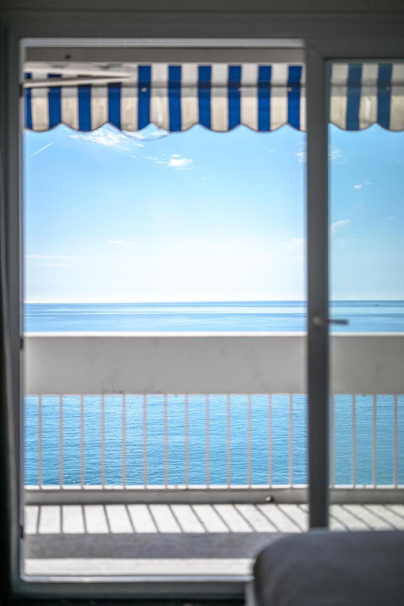 Le Panorama -Vue Exceptionnelle - Dernier Etage - Front De Mer Menton Exterior photo